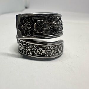 Silver  spoon Floral Patterned Ring $5 start